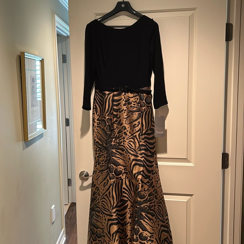 Black and cold gown for wedding size 6